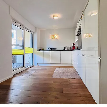 Seeglueck Rheinparadies - Geraeumige Mit Wasserblick Balkon Parkplatz Und Zentrumsnaehe Am Rheinufer In * Konstanz