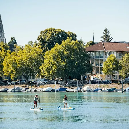 Seeglueck Rheinparadies - Geraeumige Mit Wasserblick Balkon Parkplatz Und Zentrumsnaehe Am Rheinufer In Apartment Konstanz