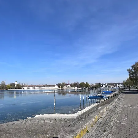 Seeglueck Rheinparadies - Geraeumige Mit Wasserblick Balkon Parkplatz Und Zentrumsnaehe Am Rheinufer In Apartament