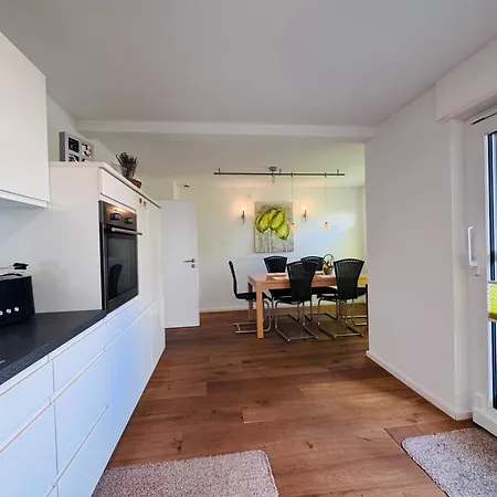 Seeglueck Rheinparadies - Geraeumige Mit Wasserblick Balkon Parkplatz Und Zentrumsnaehe Am Rheinufer In Apartament