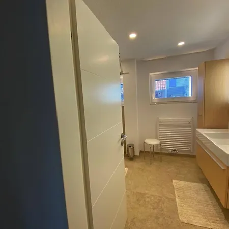 Apartament Seeglueck Rheinparadies - Geraeumige Mit Wasserblick Balkon Parkplatz Und Zentrumsnaehe Am Rheinufer In Konstancja